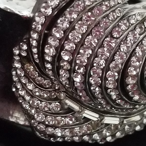 RARE STATEMENT VINTAGE JOSE MARIA BARRERA FEATHER Crystal SILVER BRACELET BANGLE - Picture 2 of 12